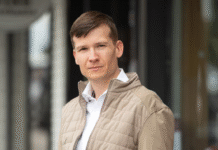 Calgary to raise Palestinian flag before mayor moves to end National flag ceremonies at City hall